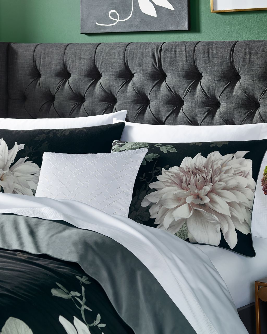 2000002835 Clove Queen Duvet Pillowcase Set in Dark Gray, Ciilla product