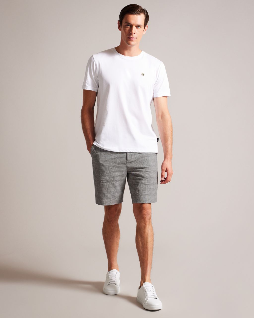 Ted Baker Men's Puppytooth Check Linen Blend Shorts in Grey, Flekks product