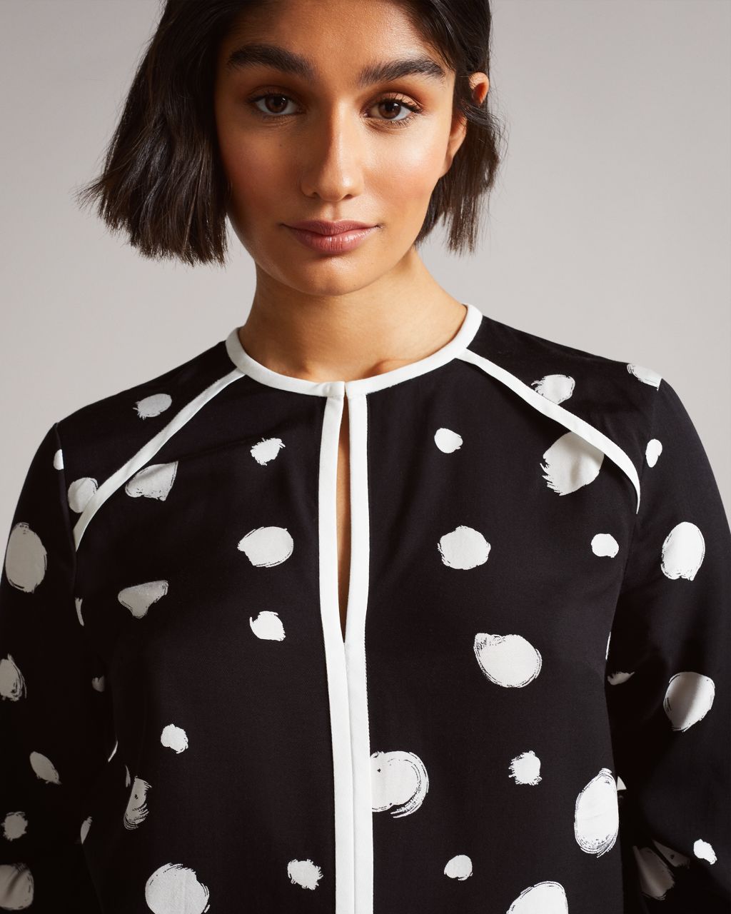 Spot Print Top With Contrast Binding