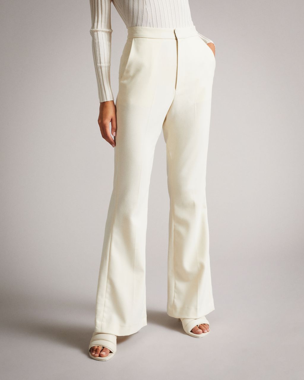 Wide leg trousers with half-slits