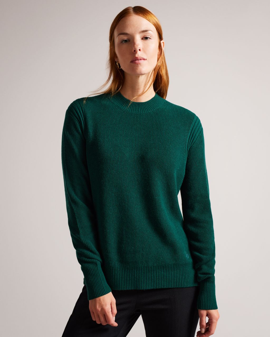 women's cashmere blend crew neck jumper in green, rashell