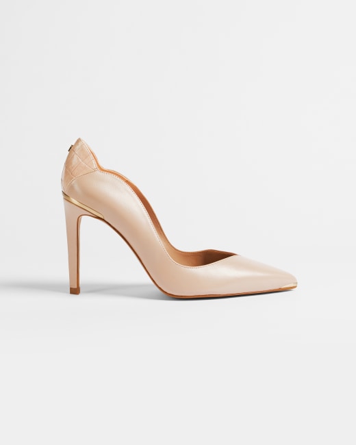 heeled court shoes