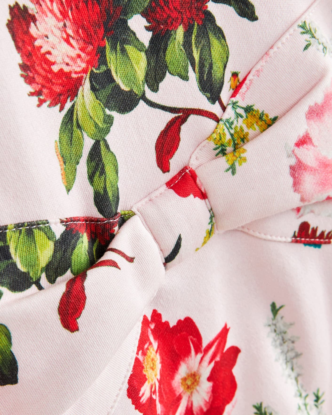 Rosa Bedruckter Schlafanzug mit Blumenmuster Ted Baker