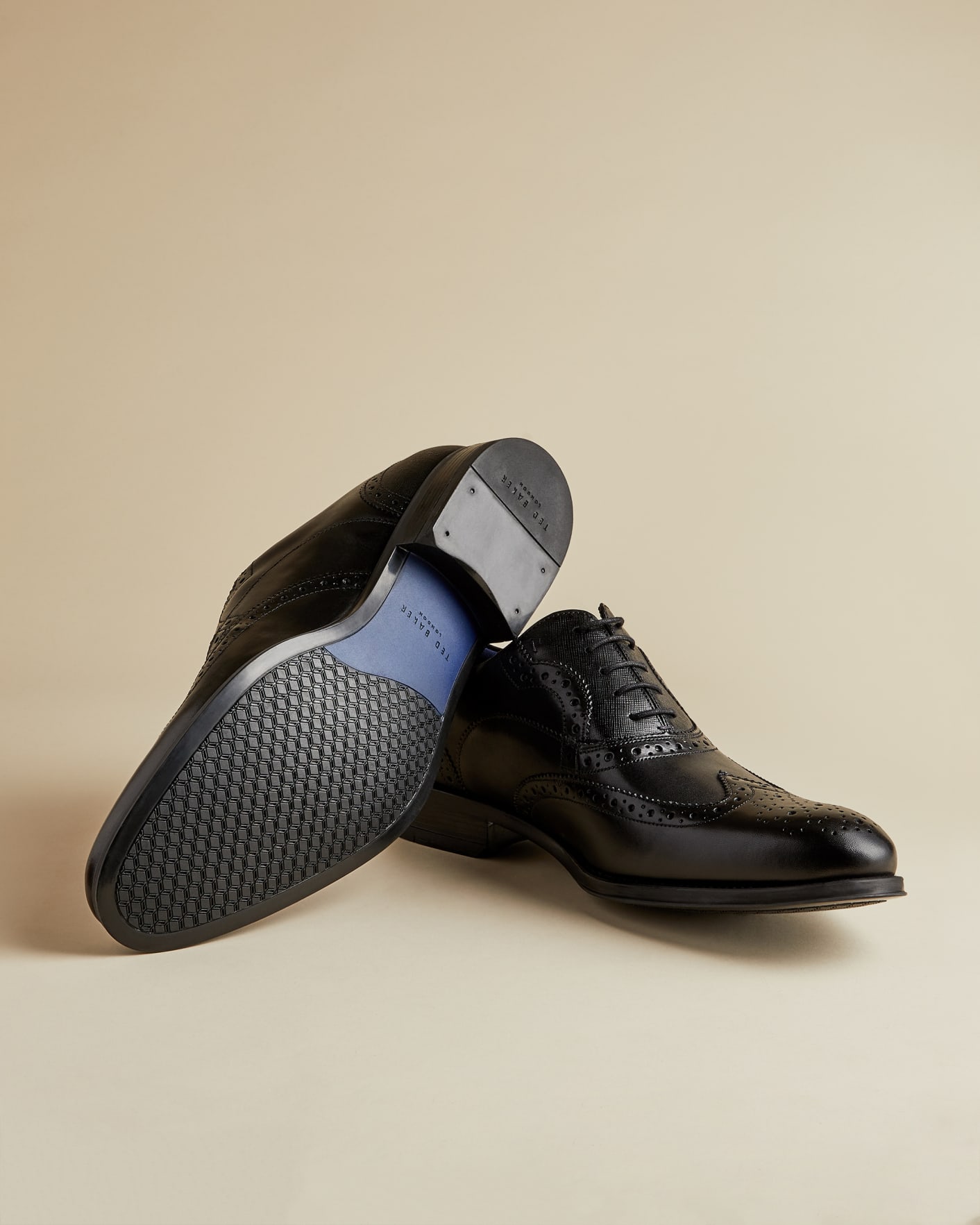Negro Zapatos Brogue clásicos Ted Baker