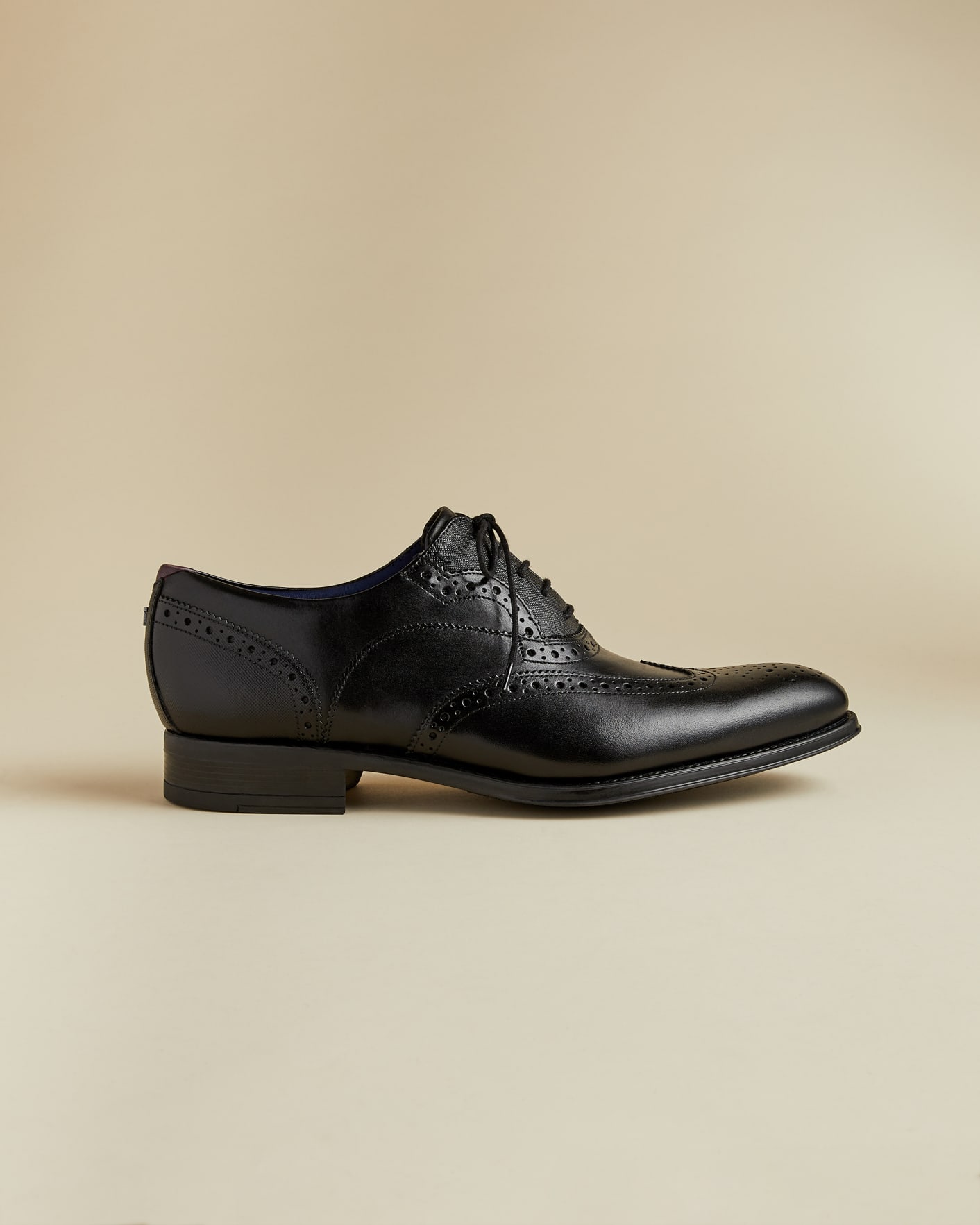 Negro Zapatos Brogue clásicos Ted Baker