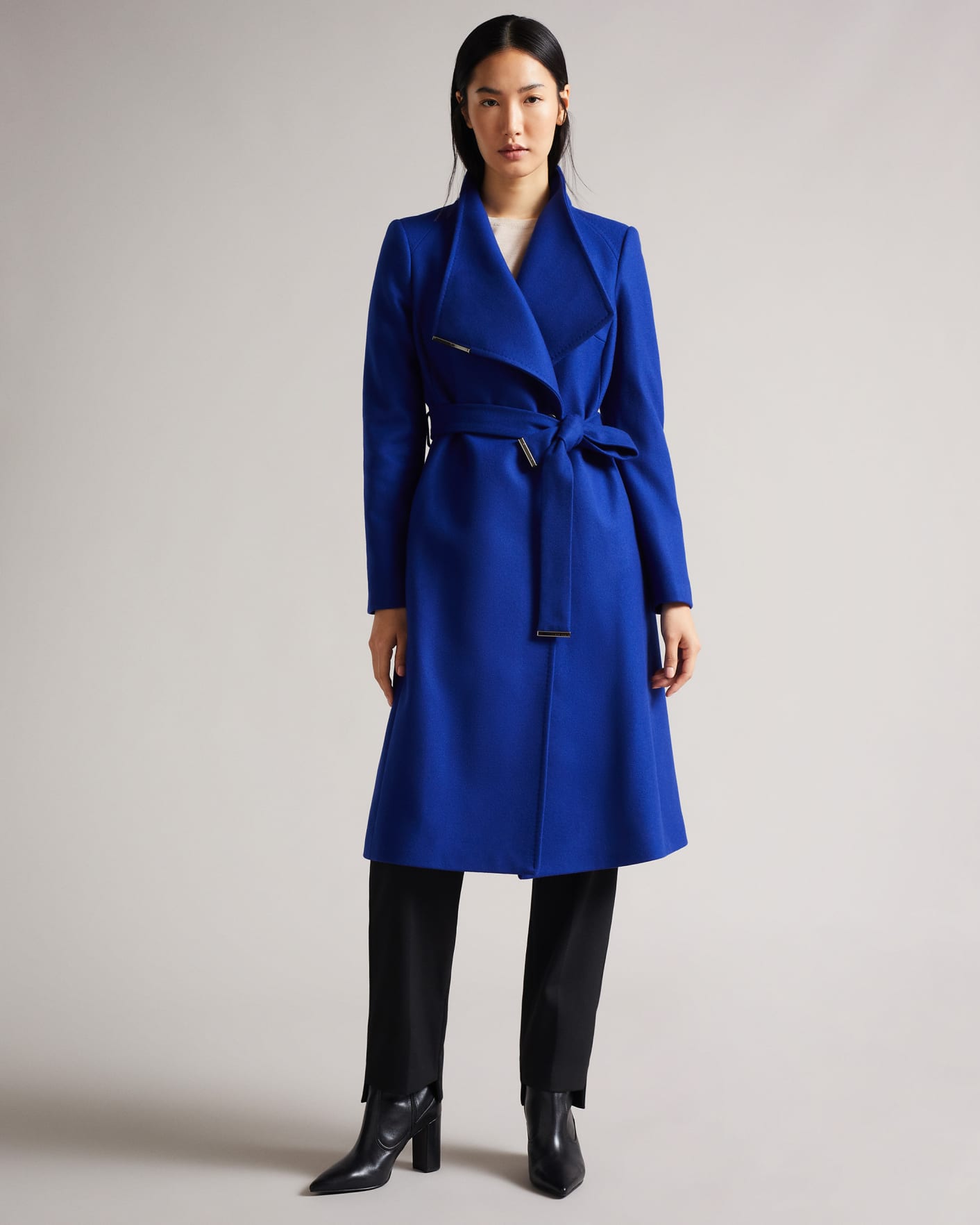 manteau bleu vif