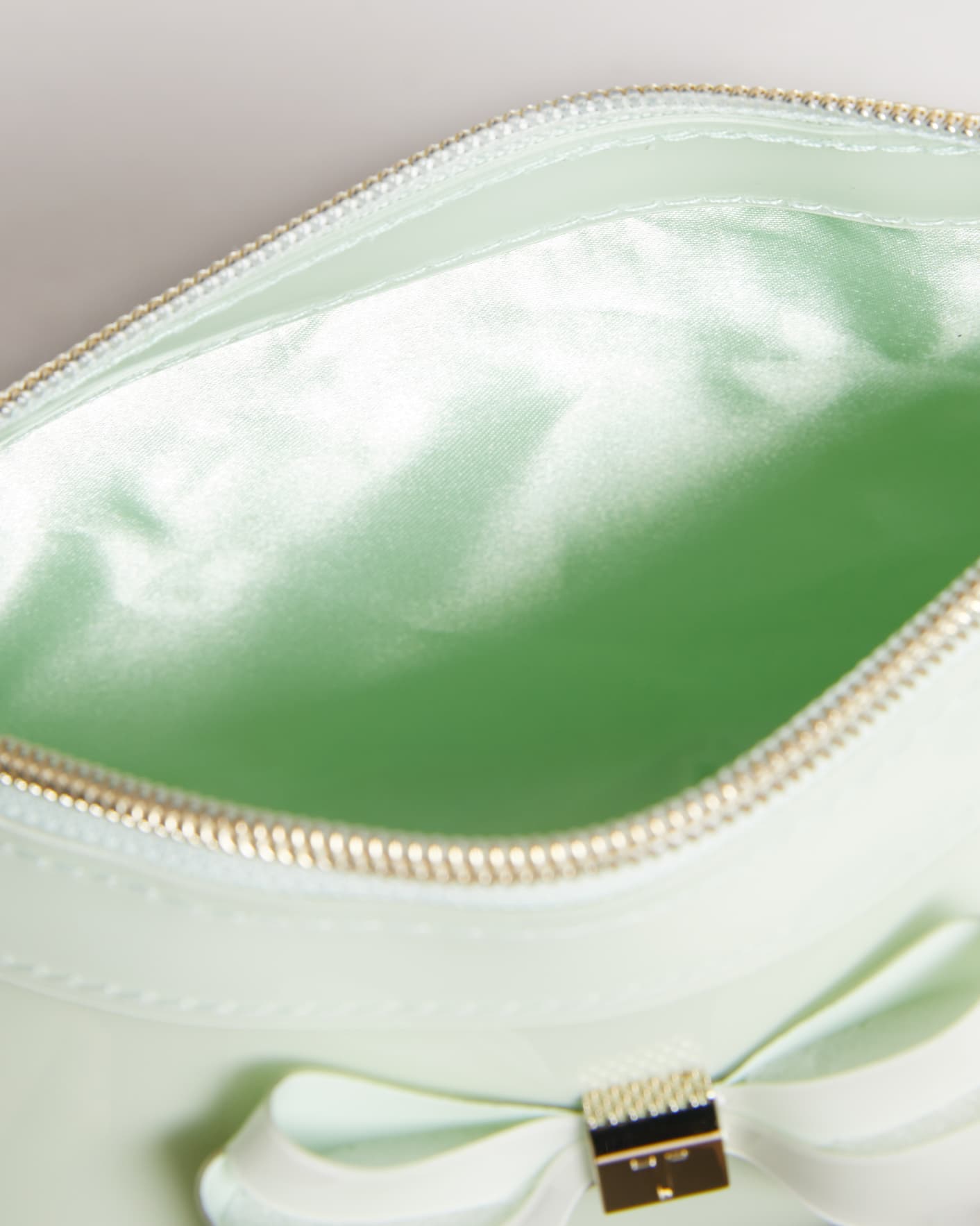 PL-GREEN Curved Bow Makeup Bag Ted Baker