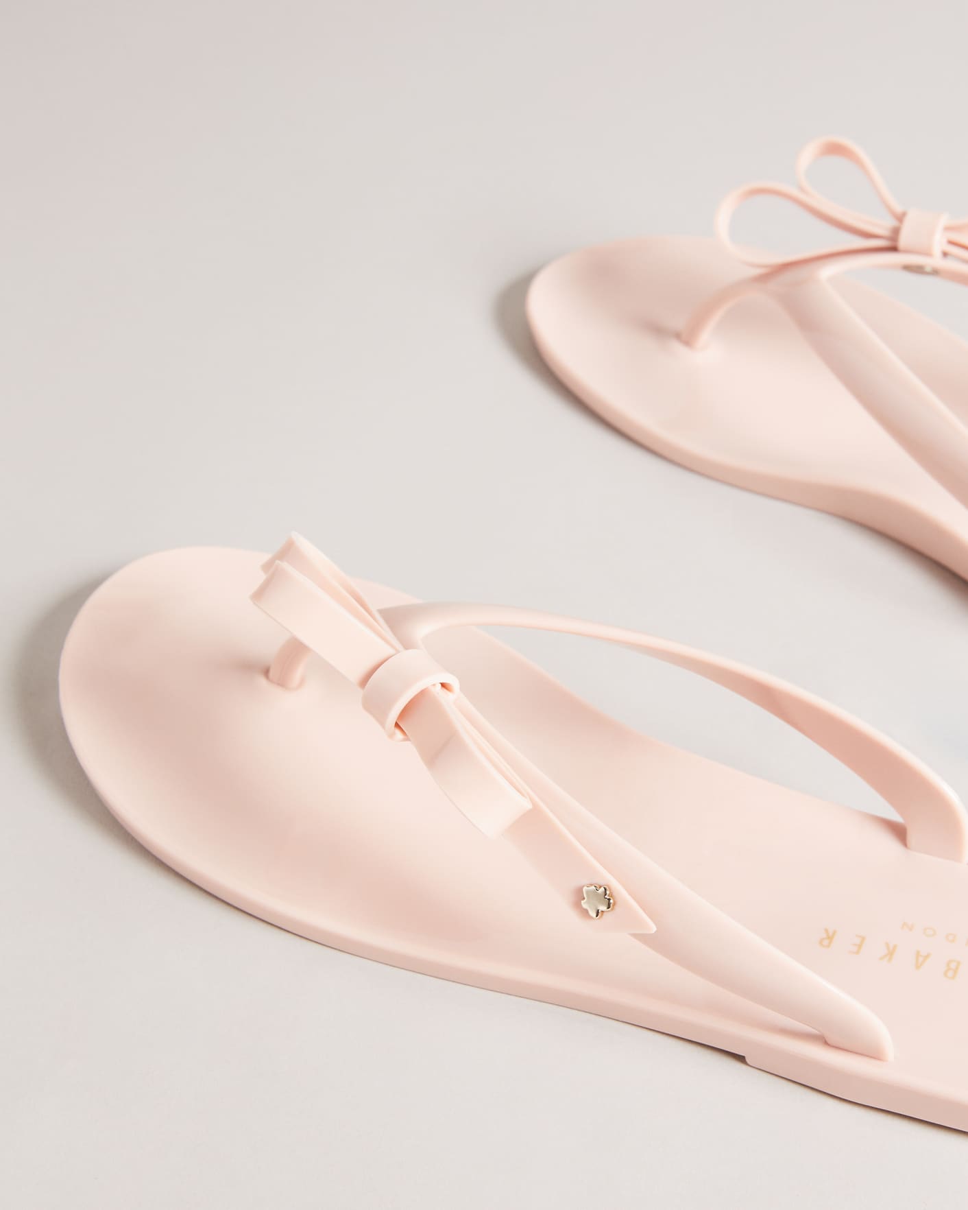 Pink Ted Baker Jassey Bow Flip Flops in Dusky Pink Womens Shoes Flats and flat shoes Sandals and flip-flops 