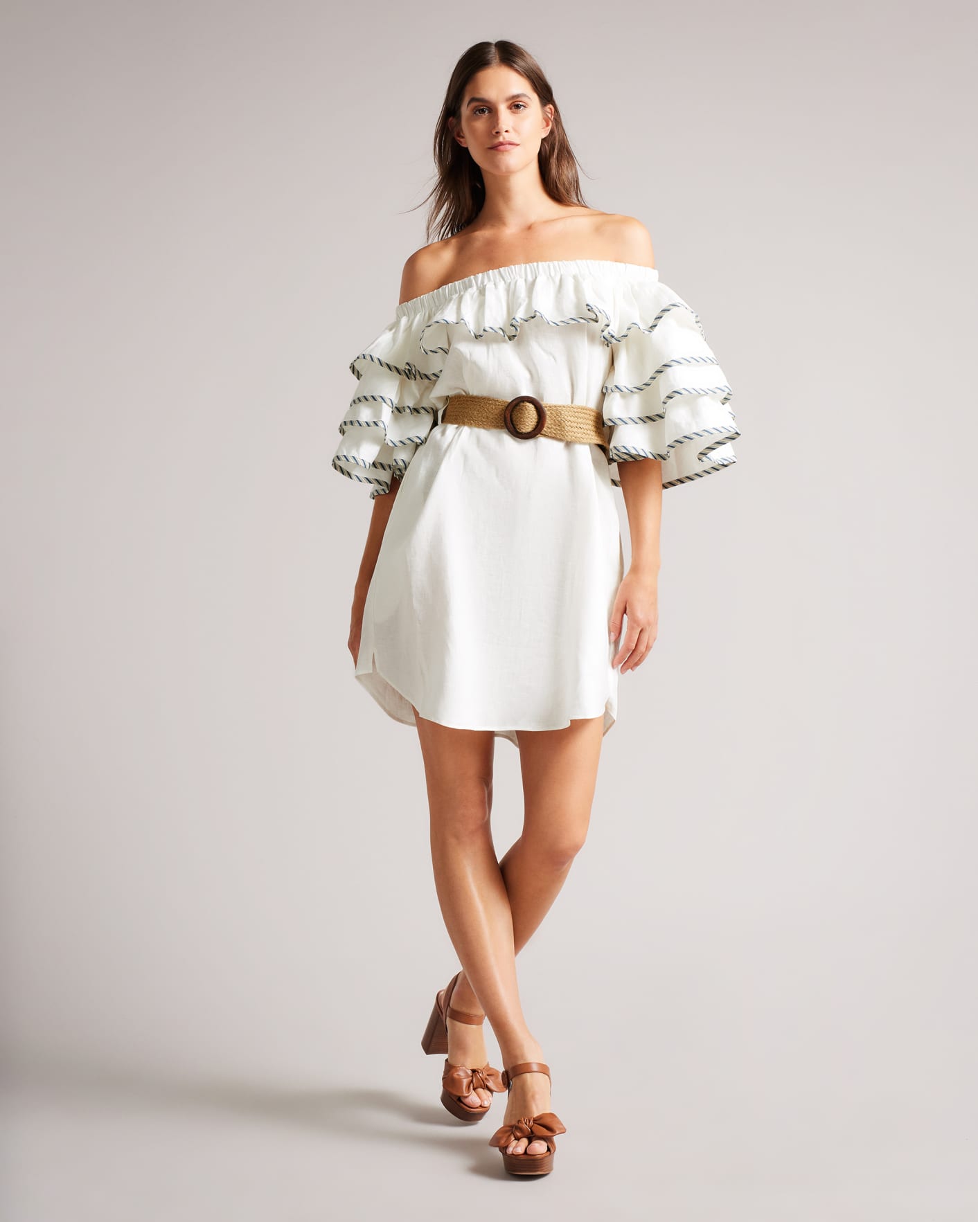 Blanc Mini robe en lin à manches calypso Ted Baker