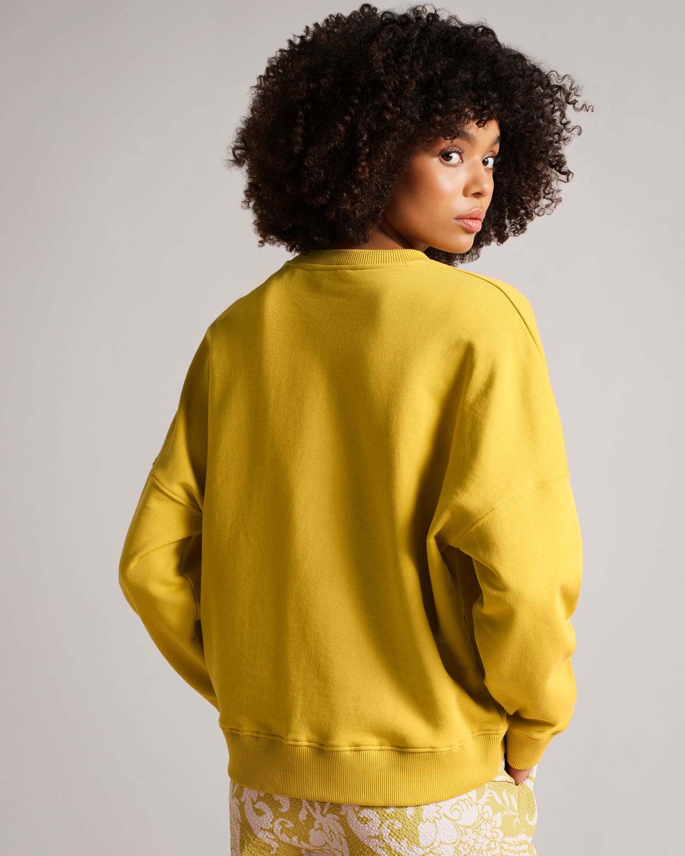 Jaune Pull imprimé Naive Linear Graphic Ted Baker